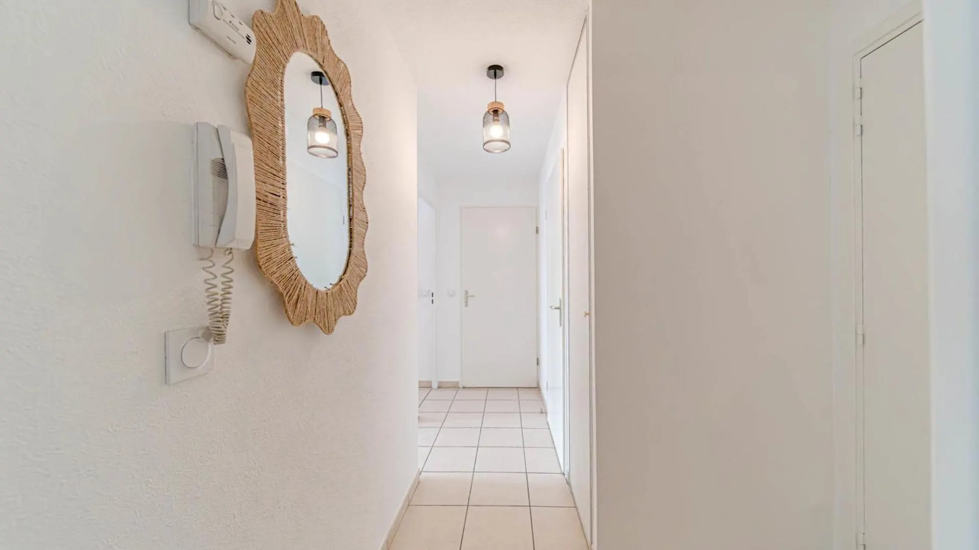 Large Bright Apartment With Balcony Villeurbanne Francia
