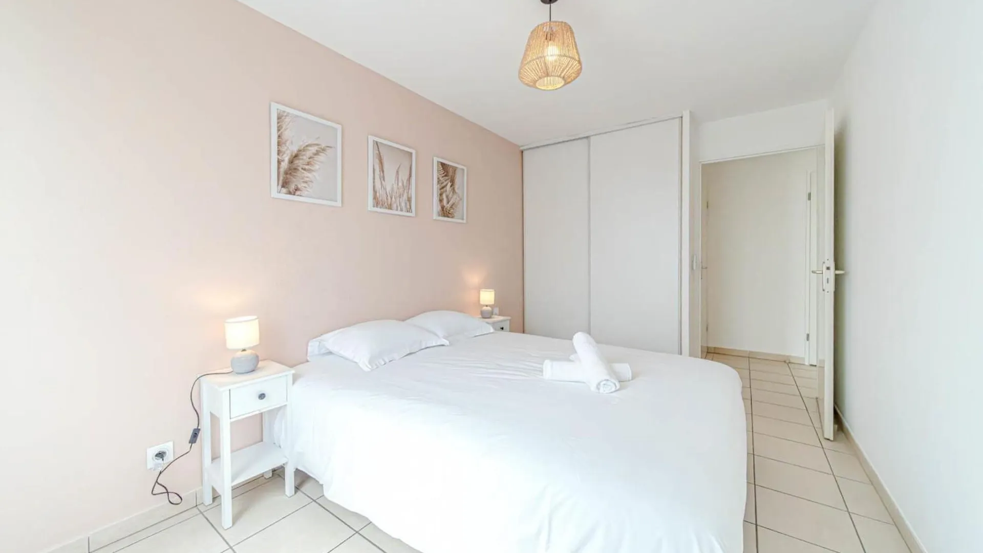 Large Bright Apartment With Balcony Villeurbanne